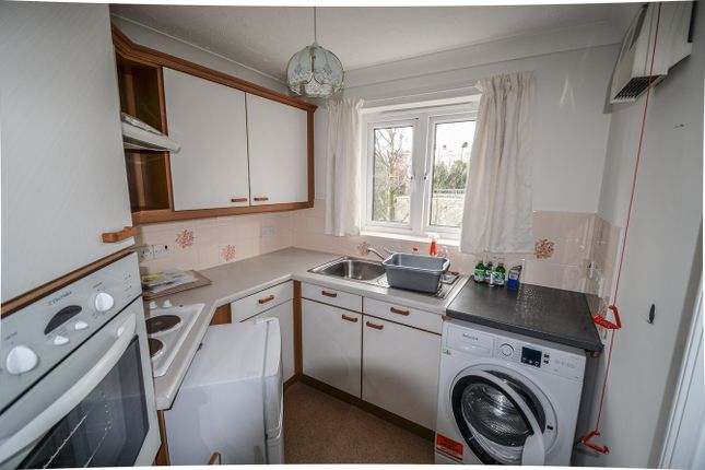 39, Maxime Court, Gower Road, Swansea photo 2
