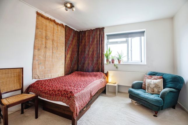 Maisonette for sale in Fenwick Road, East Dulwich Peckham