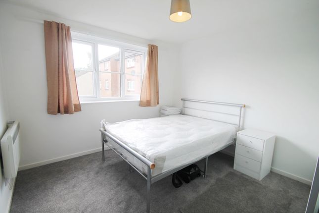 48, Knowles Close, West Drayton photo 4