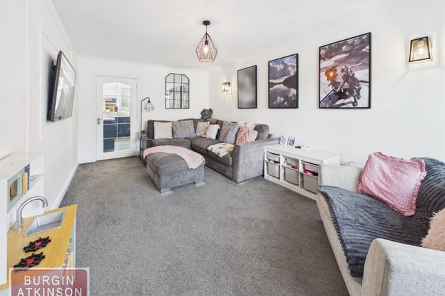 21, Gala Way, Retford photo 3
