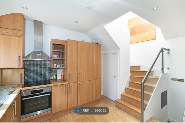 The Mews House, Balham High Road Balham, London photo 5
