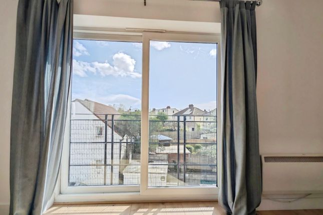 Flat 13, 526 Star Apartments, Fishponds Road, Bristol photo 4