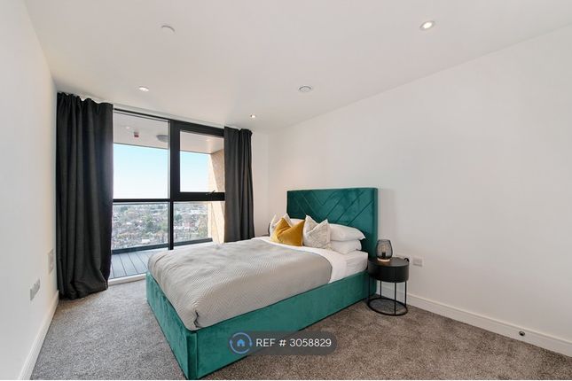 Flat, Curtis Lane, Wembley photo 5