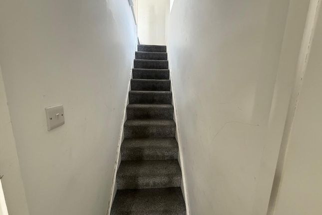 Wentworth Crescent, Hayes photo 4