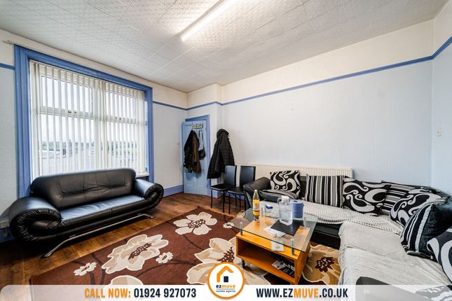 35 Thorne Road, Huddersfield photo 3