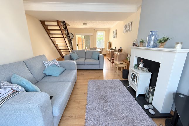 26, Rosebery Street, Swindon photo 3