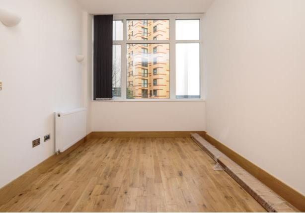 Flat for sale in Scarbrook Road, Surrey, Croydon