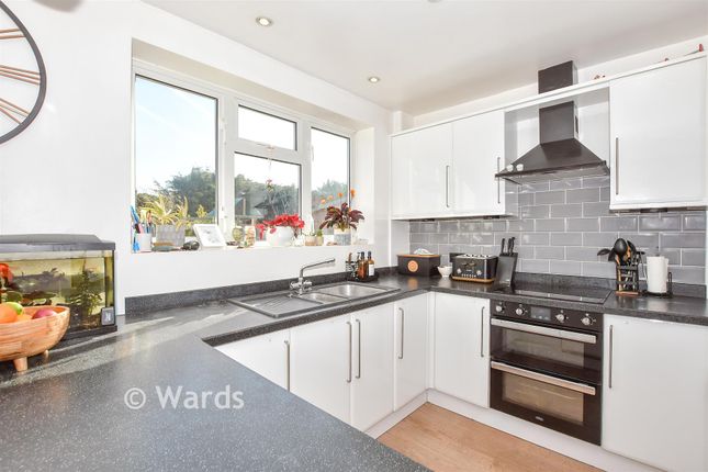 17, Boughton Lane, Maidstone photo 3