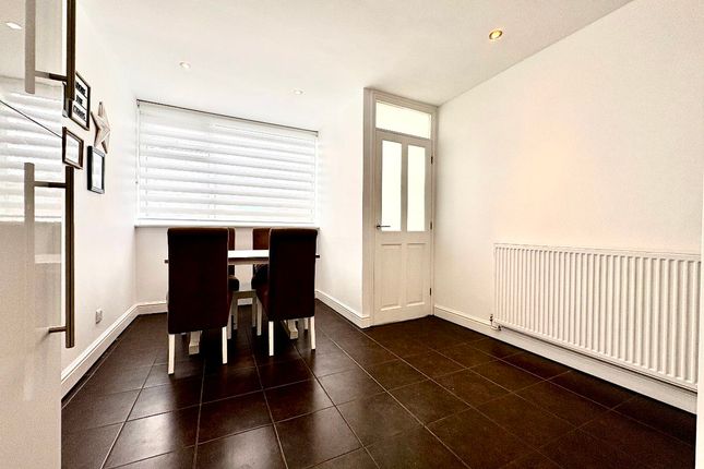 16 Bollin Close, Bolton photo 4