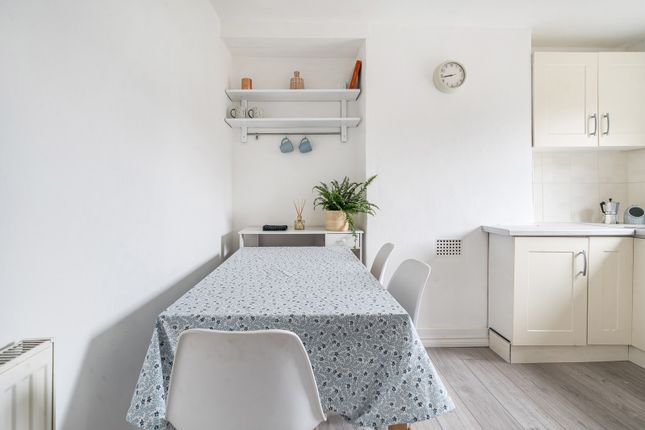22A, Bedford Road, London photo 3