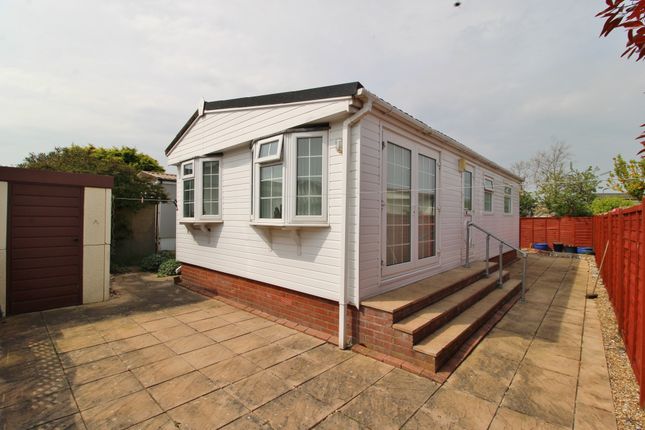 2-bed caravan on 49, Henderson Park, Southsea, £173,500
