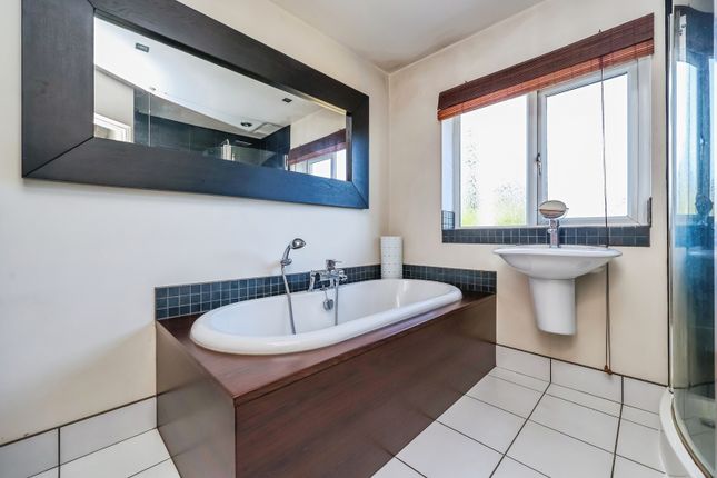 13, Haynes Close, Nottingham photo 4