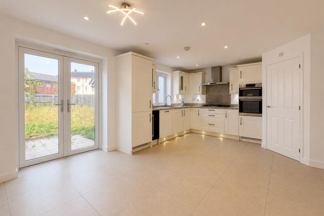 11, Banbury Heath, Bedford photo 2