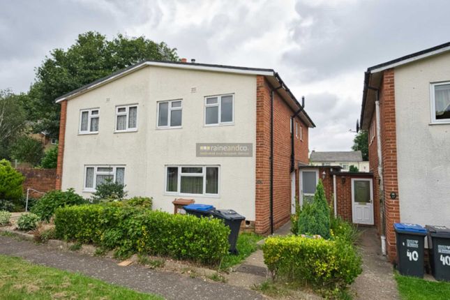 Terraced house to rent in Oak Grove, Hatfield