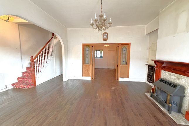 7 Hazeldene Road, Ilford photo 4