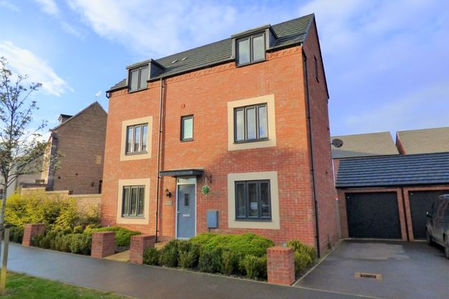 4 bed detached house for sale in Balmoral Close, Northampton NN5 - Zoopla