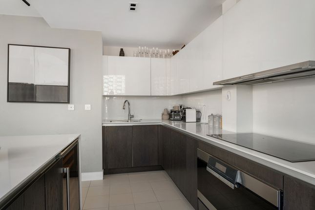 69 Strand House, 8 Kew Bridge Road, Brentford photo 4
