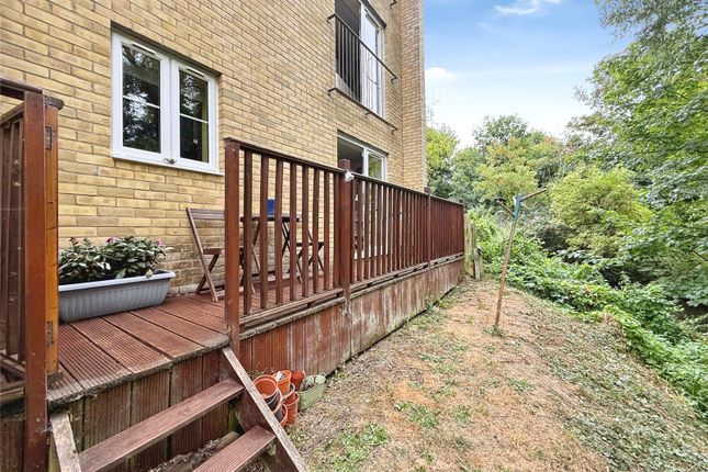 76, Watersmeet, Hitchin photo 2