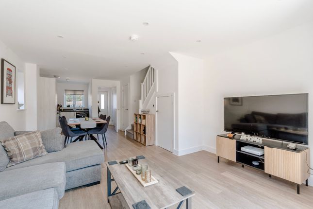 45 Kestrel Road, Attleborough photo 4