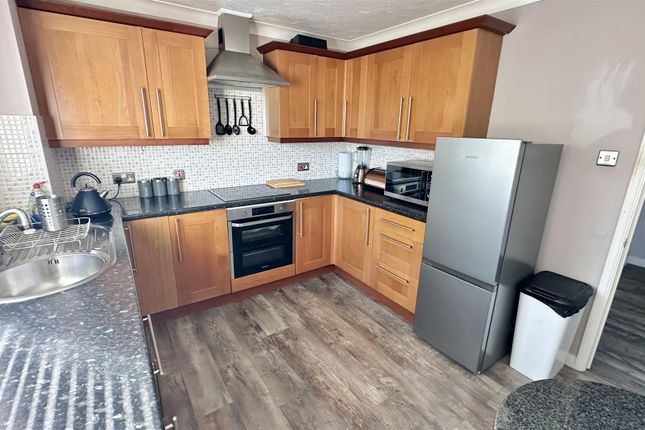 Flat 16, Parklands Court, Saxmundham Way, Clacton-On-Sea photo 3