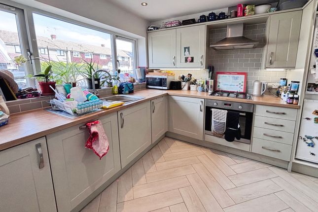 18a, Ewins Close, Ash Vale photo 4