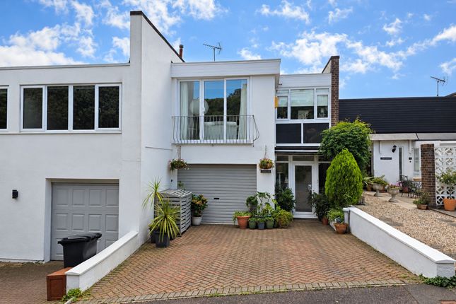 7 Danby Heights Close, Torquay photo 3