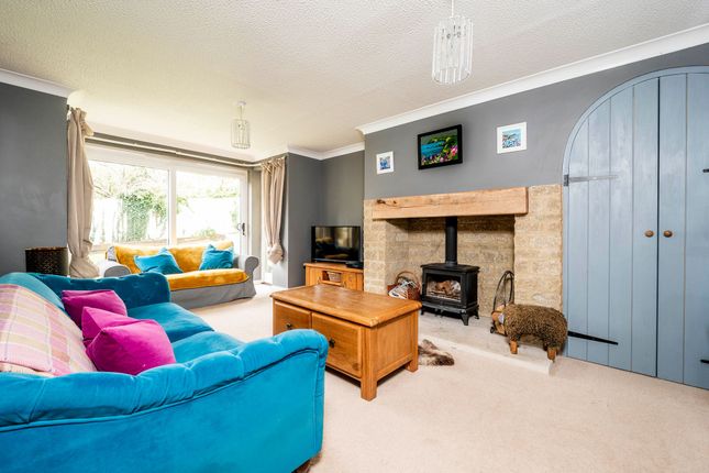 14 Fallows Road, Cheltenham photo 2