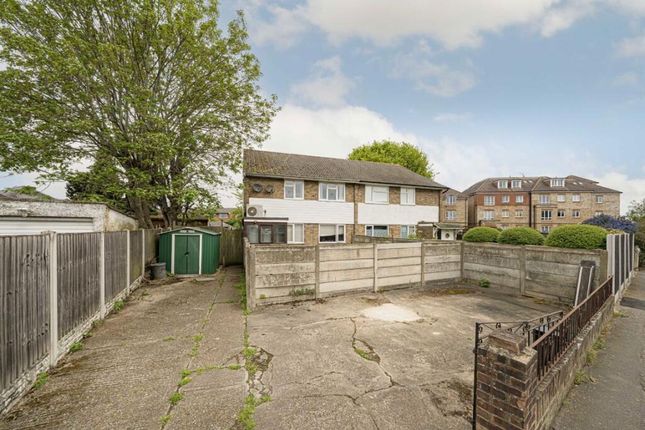 2-bed flat on 8 Littleton Road, Ashford, £225,000