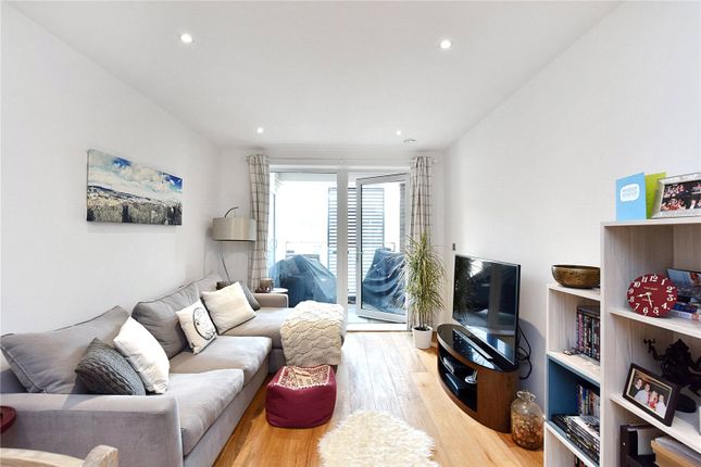 Thumbnail Flat to rent in 49 Commerell Street, Greenwich