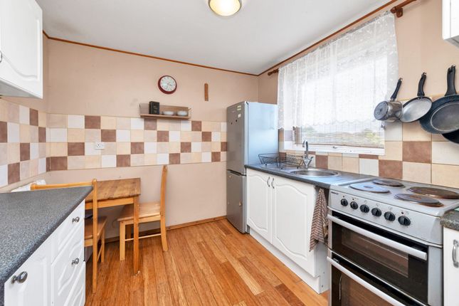 44 Tennyson Court Tennyson Close, Royston photo 4