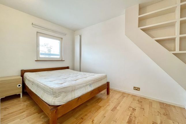 1, Princes Court, London photo 4