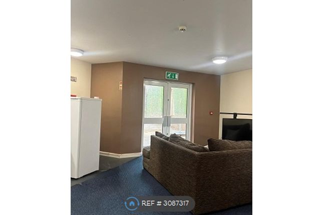 5-bed flat on Moss Yard Moss Street, Leamington Spa, £3,640/mo