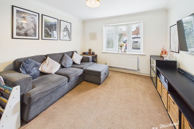 236 Bideford Green, Leighton Buzzard photo 2