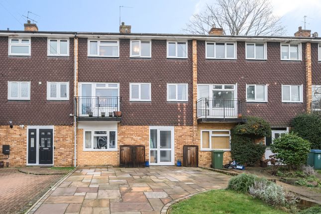 Town house for sale in Melrose Place, Nascot Wood, Watford