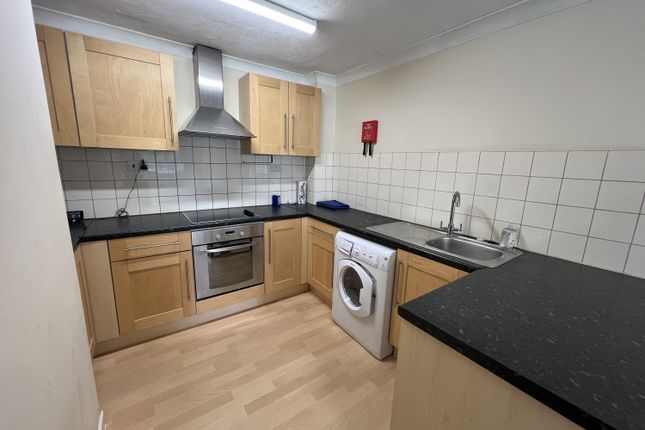 78, Romana Court, Staines-upon-Thames photo 5