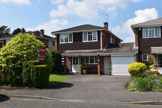 Link-detached house for sale in The Rosary, Holmer Green, High Wycombe