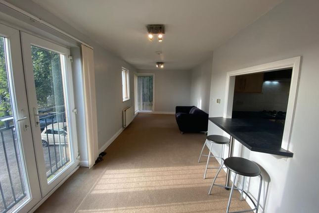 2 bed flat for sale in Winchester Court, Halifax HX3