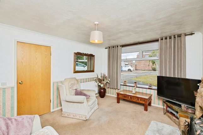 7, Lovatt Close, Burton-on-Trent photo 2