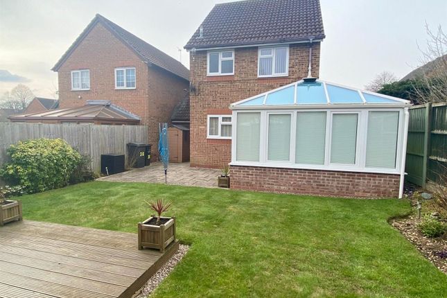Link-detached house to rent in Swallowfields, Andover