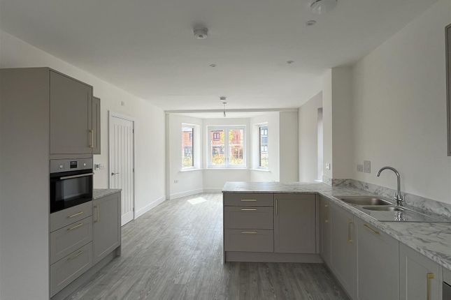 8, Gault Crescent, Cambridge photo 4