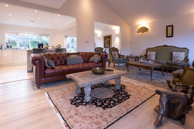 14, Warbank Lane, Kingston upon Thames photo 3