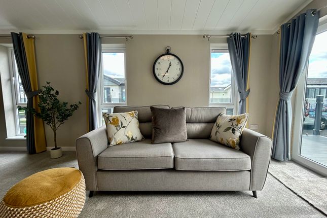 2-bed caravan on 10, Cliffs Drive, Sandy Bay Residential Resort, £329,000