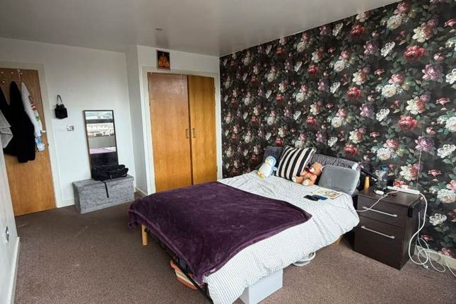 2-bed house on Lee Circle, Leicester, £950/mo
