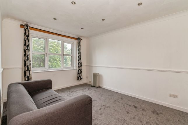 4, Nairn Court, Tilbury photo 4