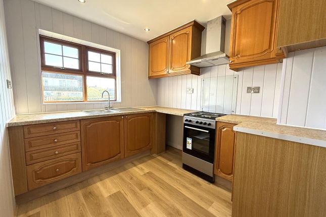 Handsacre Crescent, Rugeley photo 4
