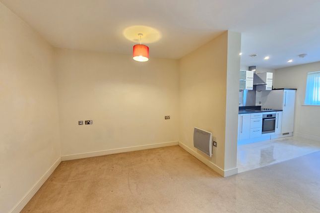 Studio to rent in Lower Canal Walk, Southampton