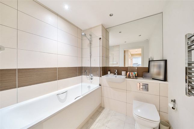 Flat for sale in Matcham Court, Hornsey