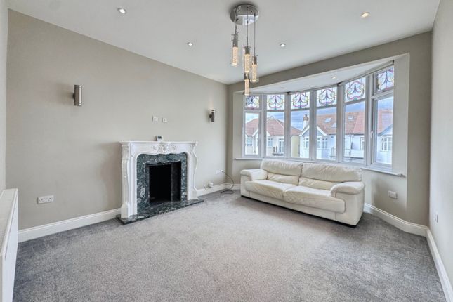 27 Upper, Warwick Road, Southend-On-Sea photo 2
