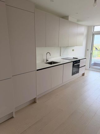 Flat 79G, Raffles House, 67 Brampton Grove, London photo 2