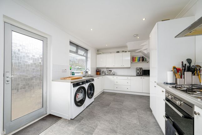 32 Adderley Terrace, Dundee photo 4
